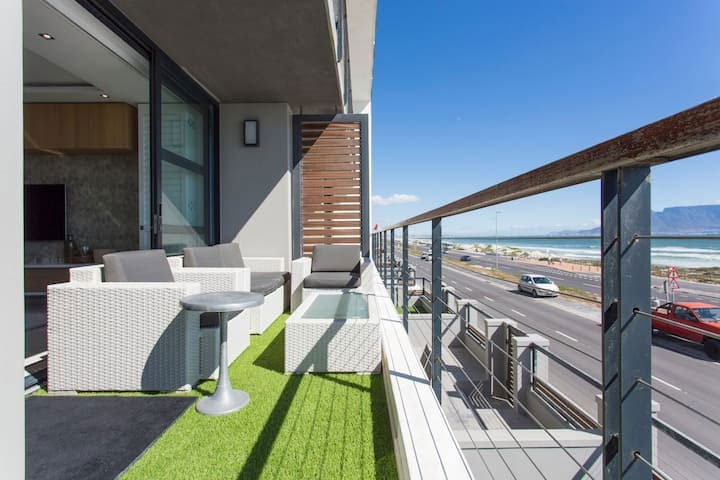 Blouberg Luxury Beachfront Apartment Gallery Image